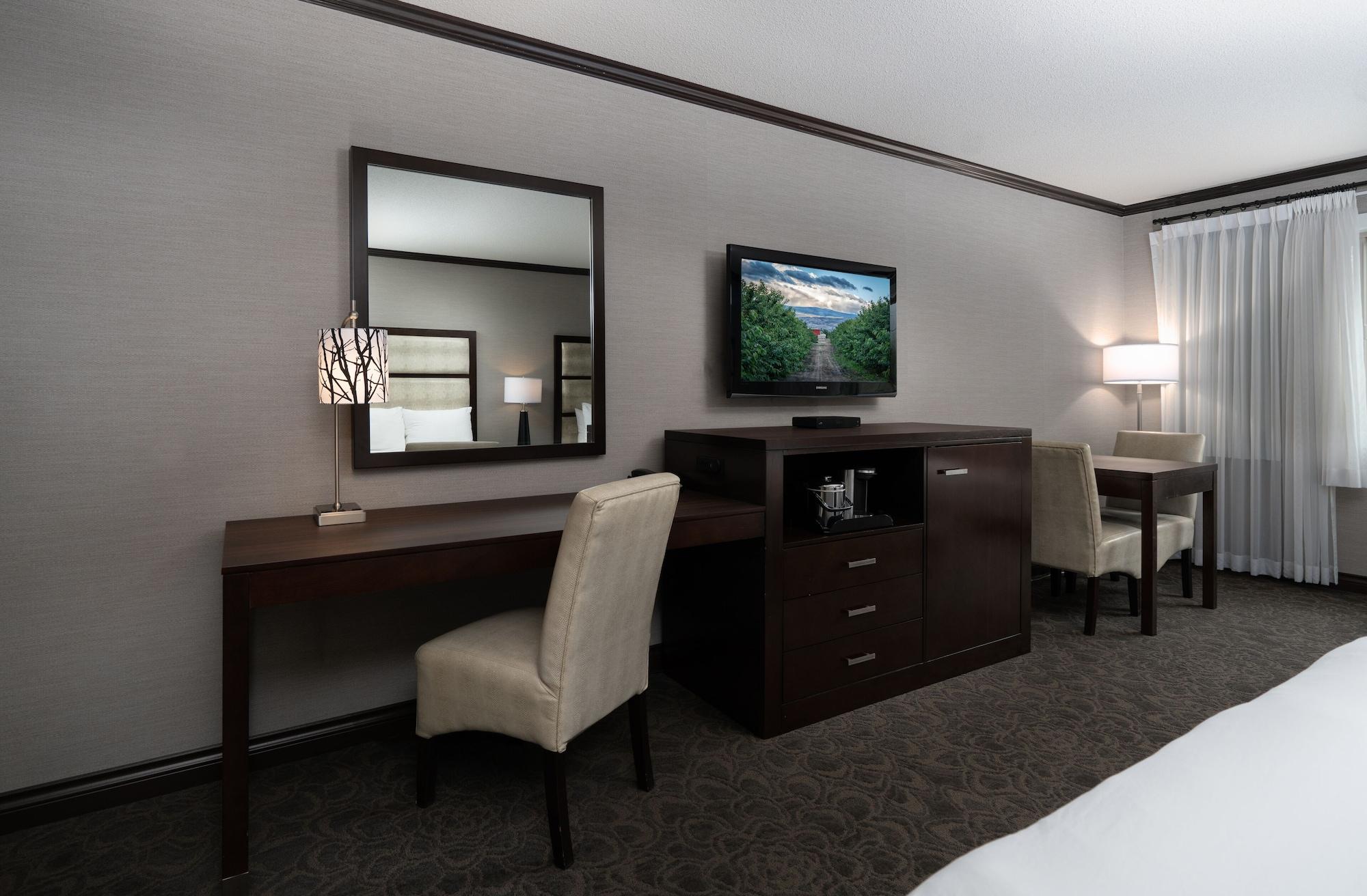 Prestige Vernon Hotel Экстерьер фото