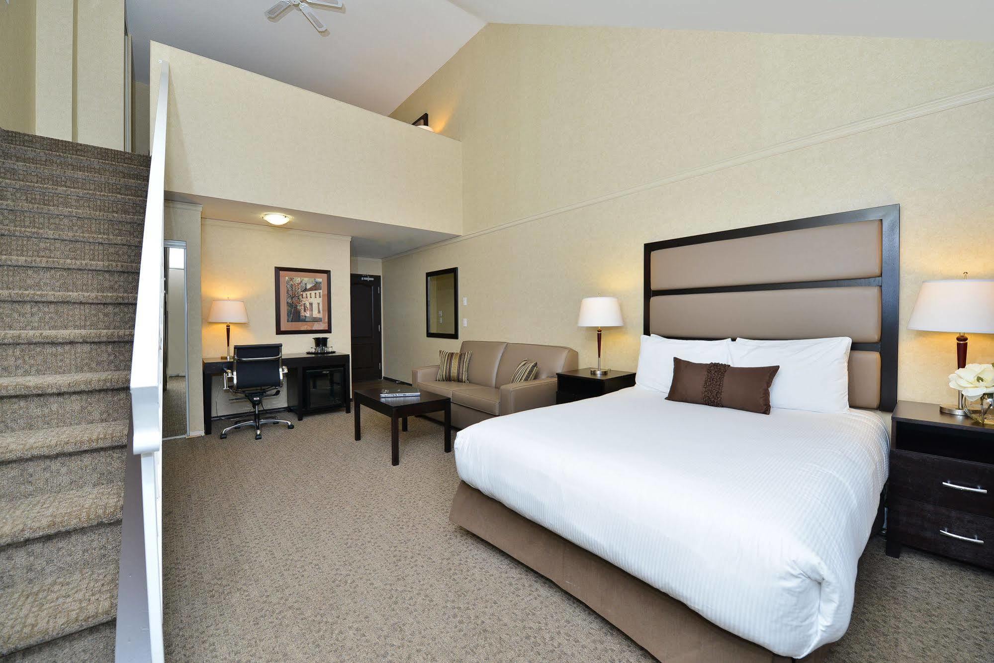 Prestige Vernon Hotel Экстерьер фото
