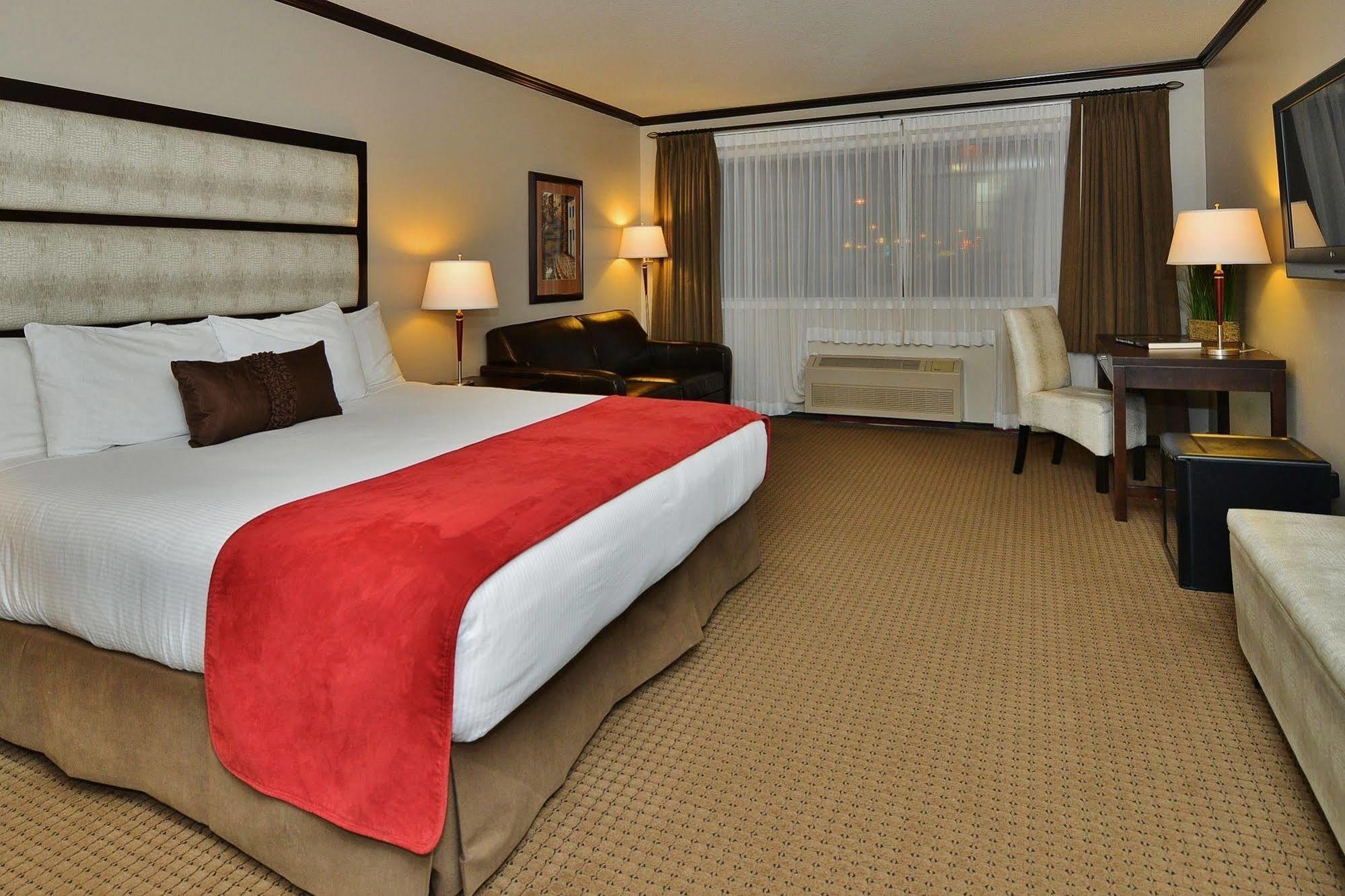 Prestige Vernon Hotel Экстерьер фото