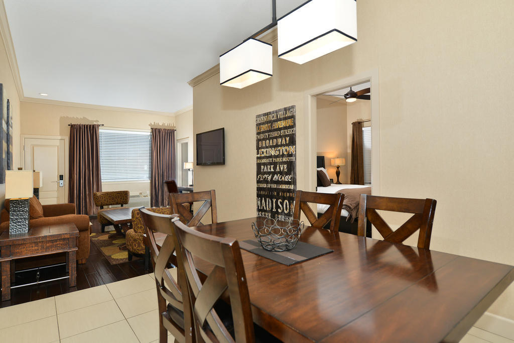 Prestige Vernon Hotel Экстерьер фото